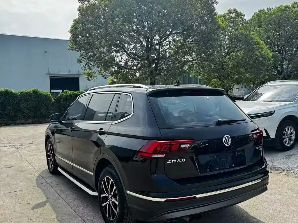 Volkswagen Tiguan L — миниатюра 7
