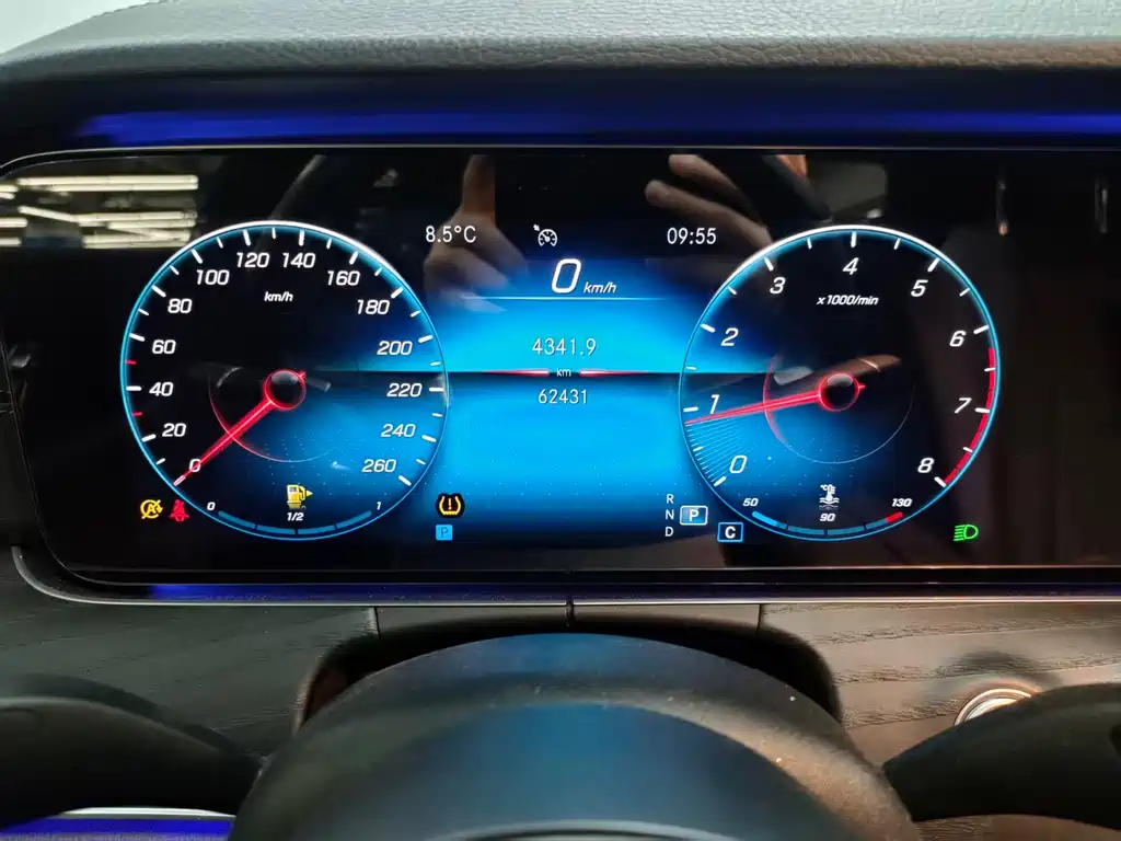 MERCEDES-BENZ E CLASS