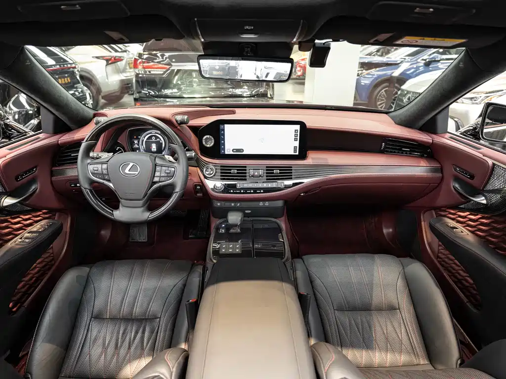 Lexus LS — миниатюра 13