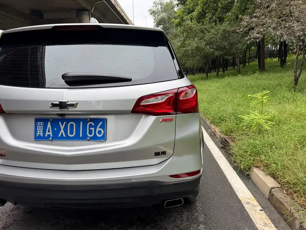 Chevrolet Equinox — миниатюра 15