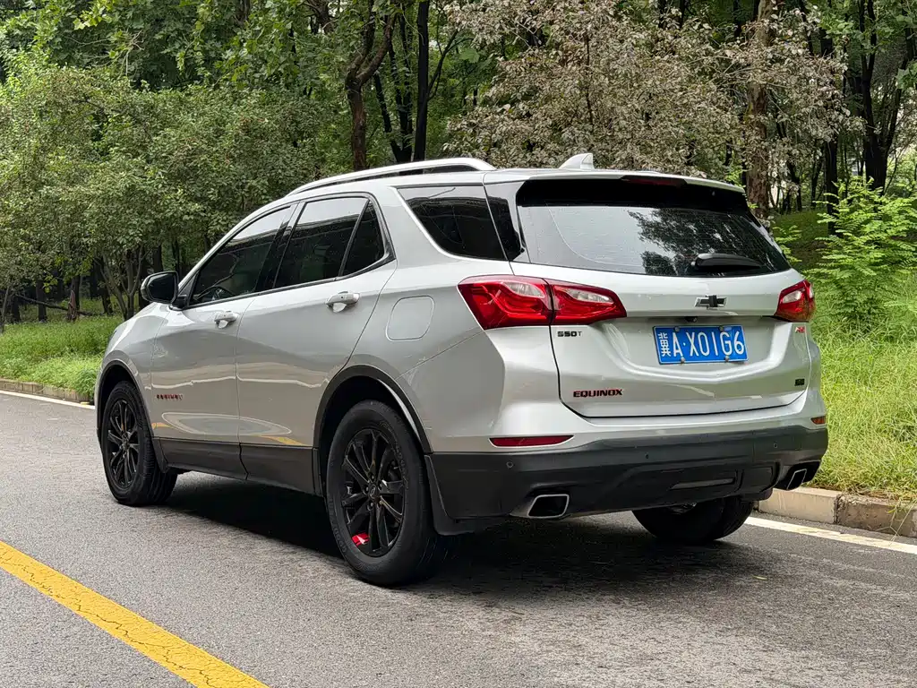 Chevrolet Equinox — миниатюра 17