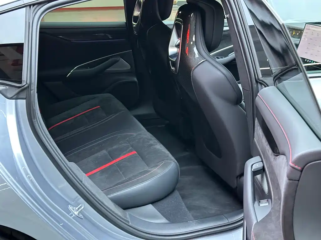 XIAOMI CAR XIAOMI SU7 ULTRA