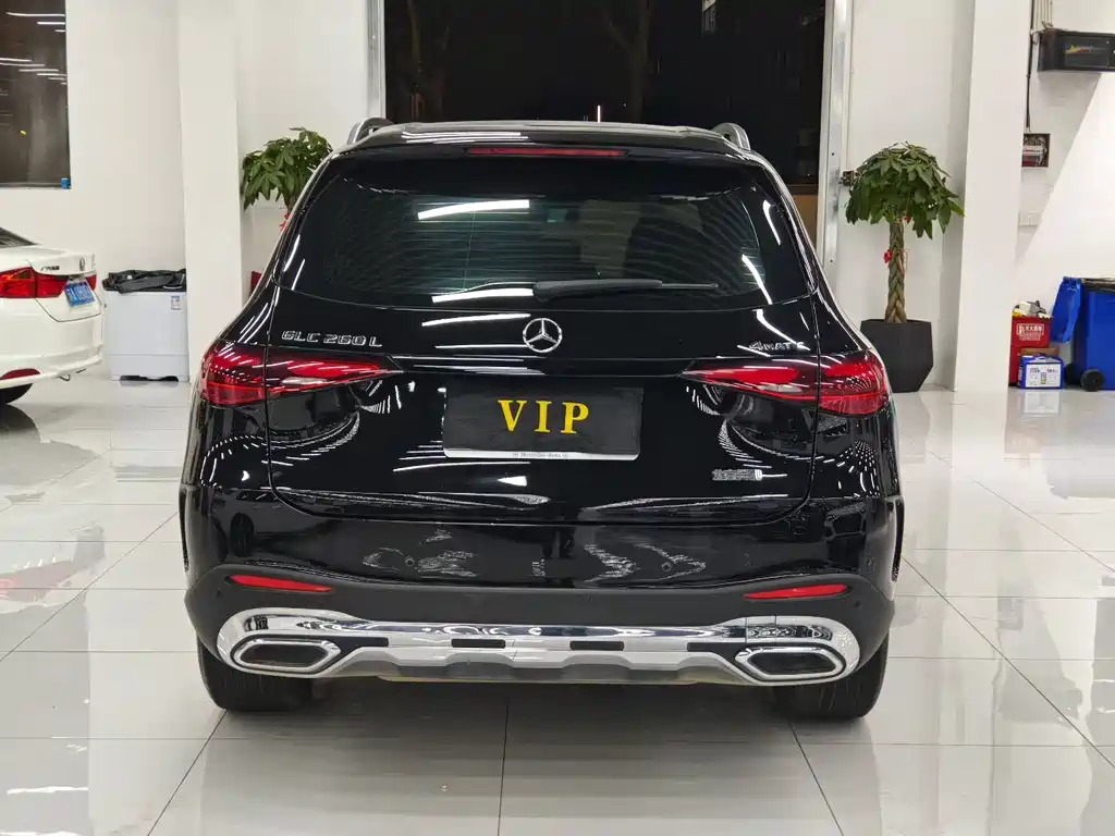 MERCEDES-BENZ GLC