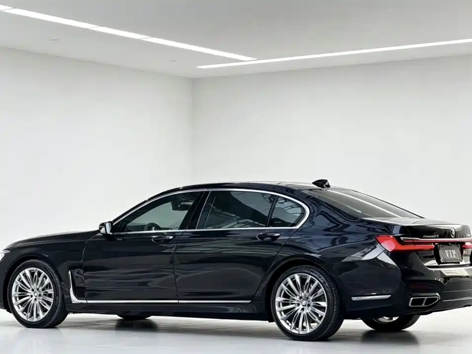 BMW 7 Series 7 2016 740Li Lead