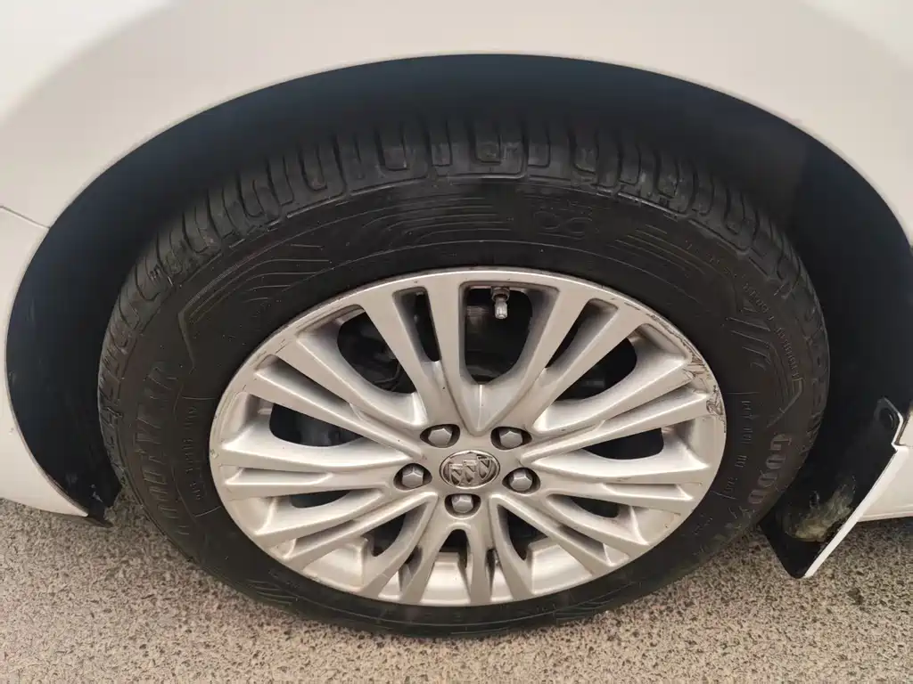 Buick Excelle — миниатюра 10