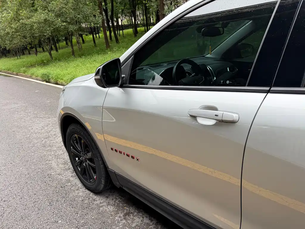 Chevrolet Equinox — миниатюра 13