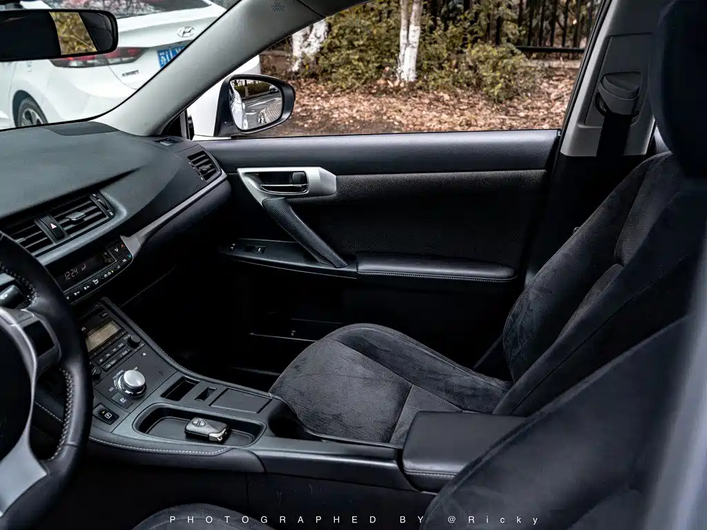 Lexus CT — миниатюра 7