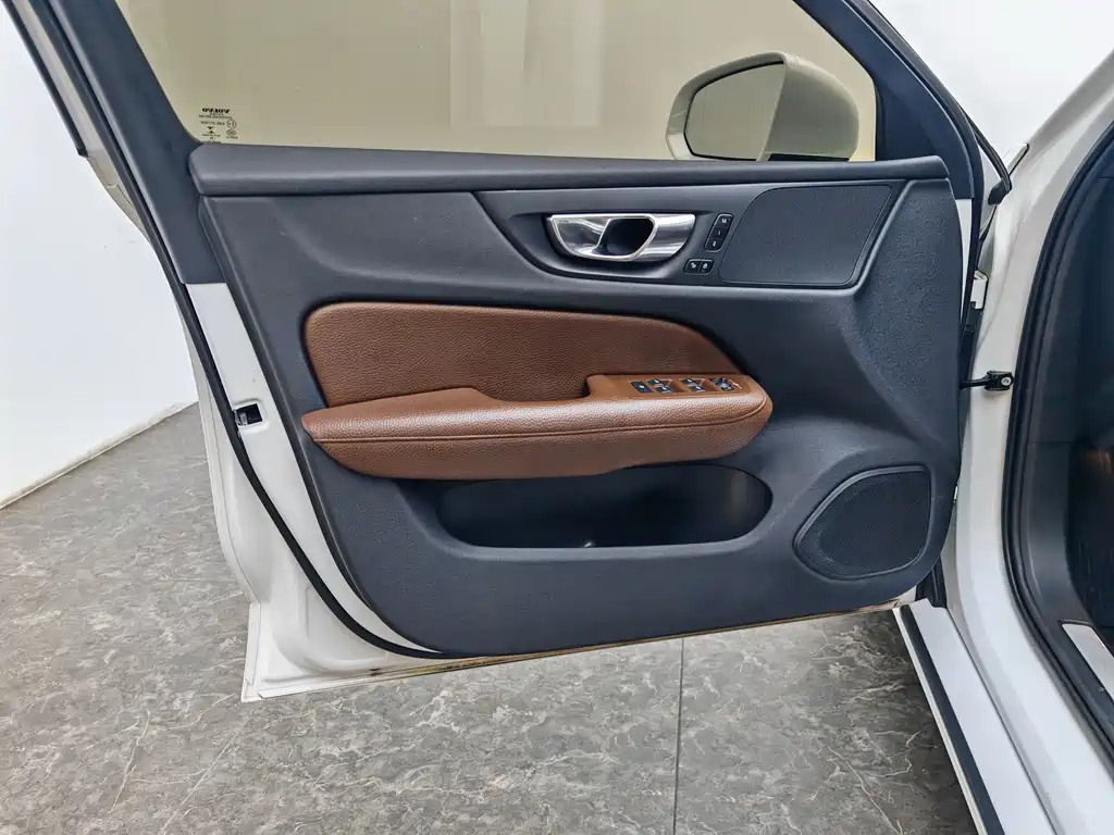 Volvo S60 — миниатюра 18