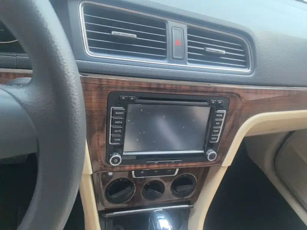 Volkswagen Lavida — миниатюра 13
