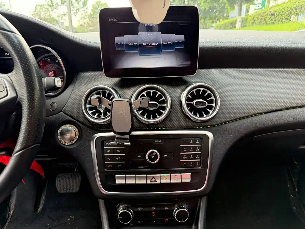 Mercedes-Benz GLA — миниатюра 9