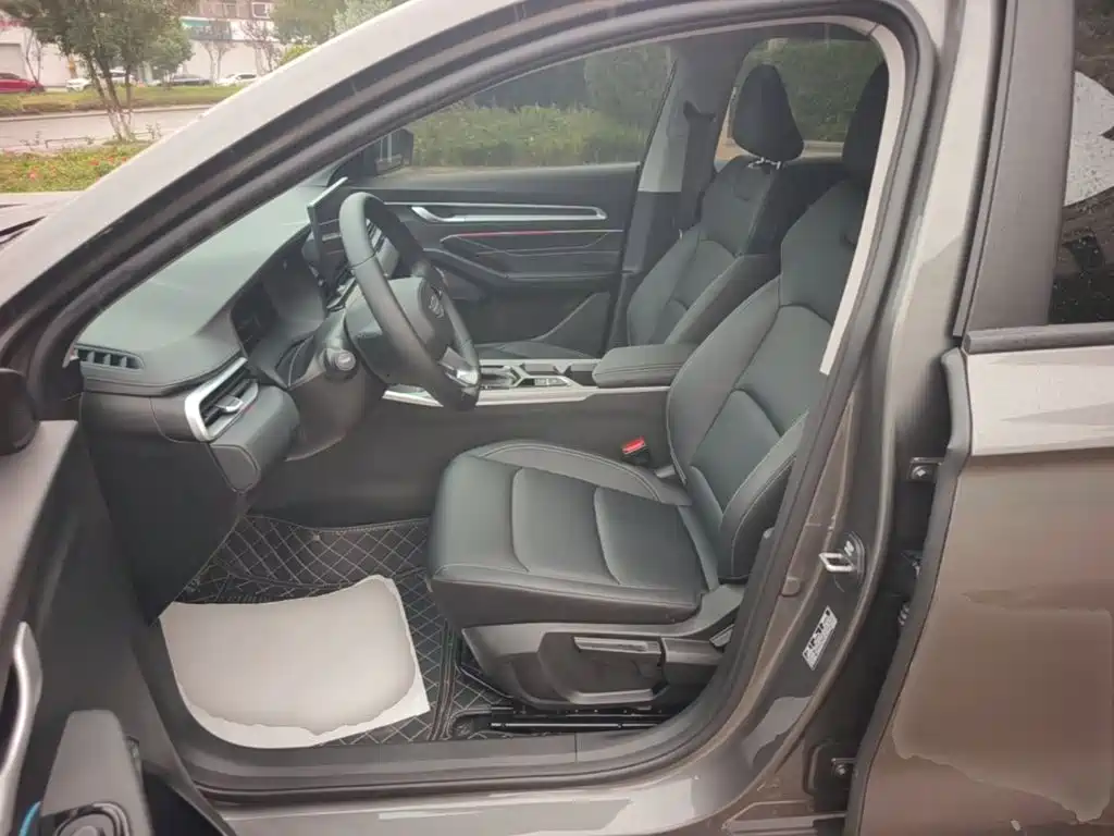 Geely Emgrand — миниатюра 15