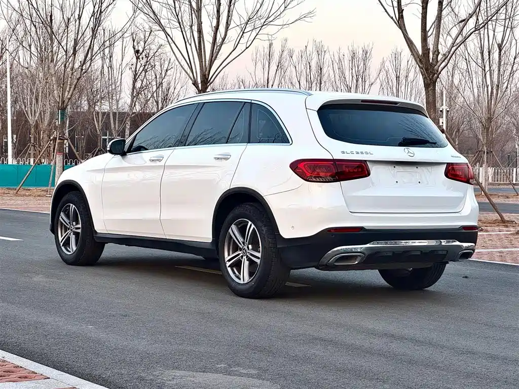 MERCEDES-BENZ GLC