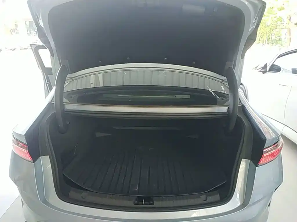 BYD Seal — миниатюра 19