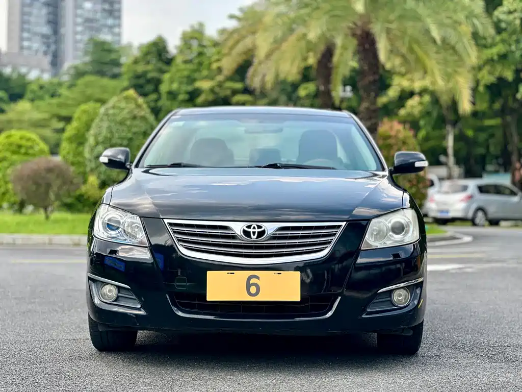 Toyota Camry — миниатюра 2
