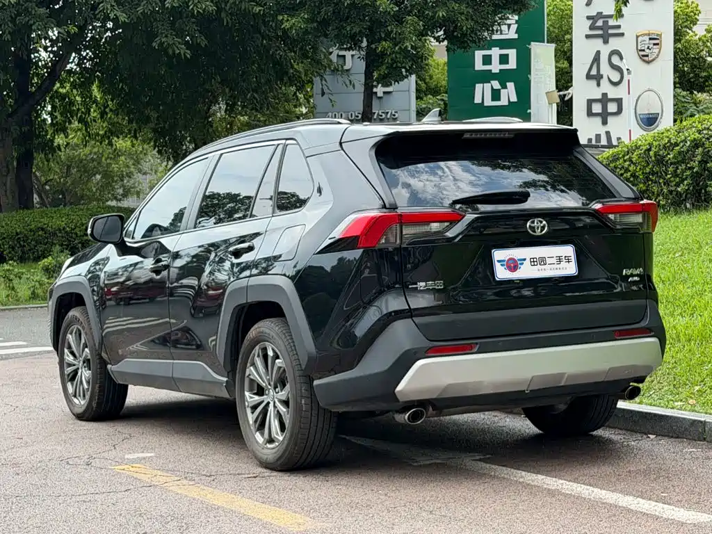 Toyota RAV4 — миниатюра 4