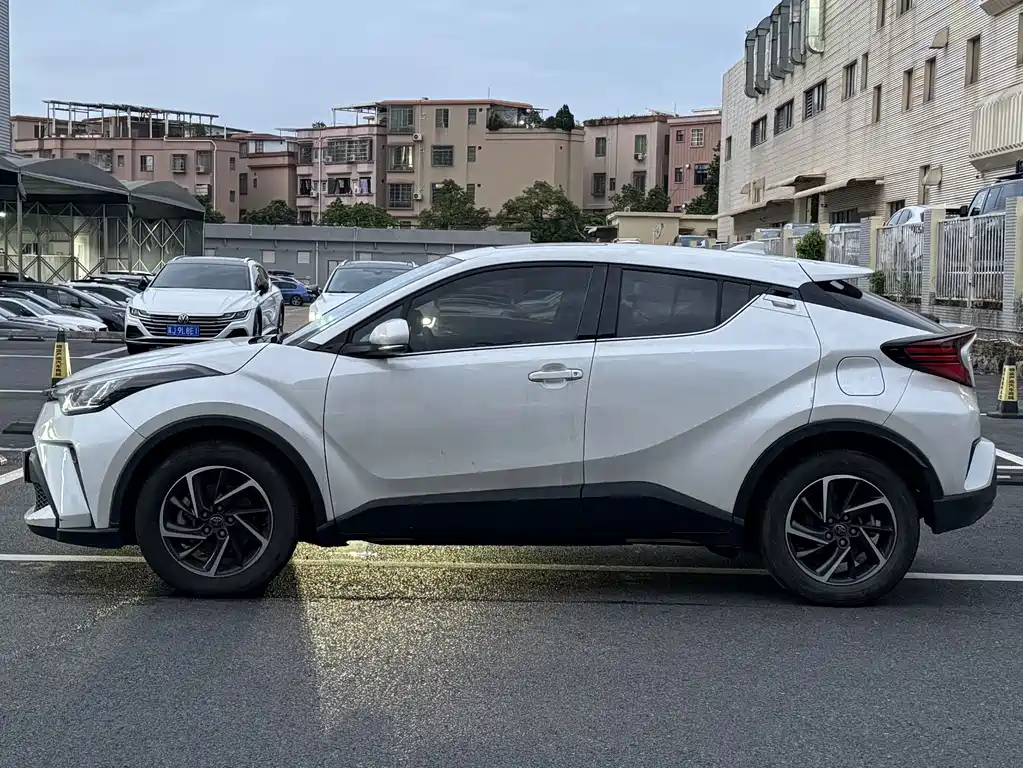 Toyota C-HR — миниатюра 3