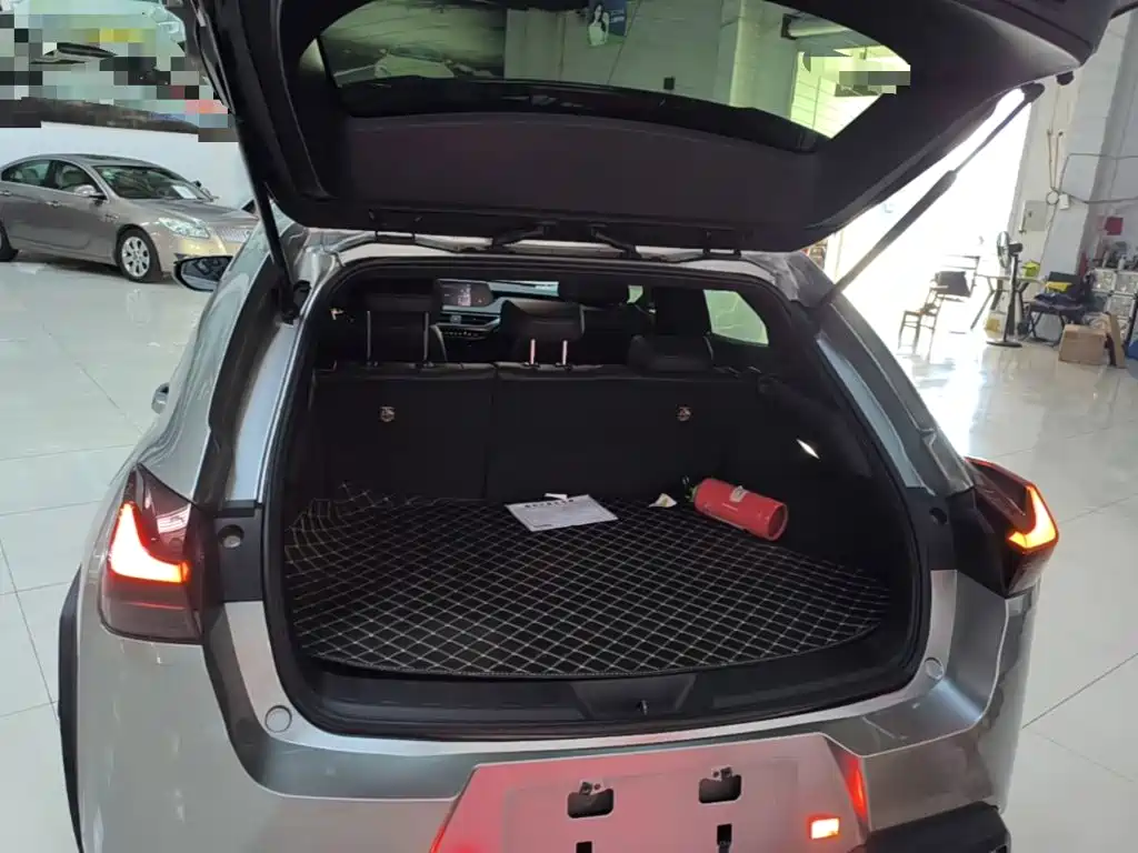Lexus UX — миниатюра 19