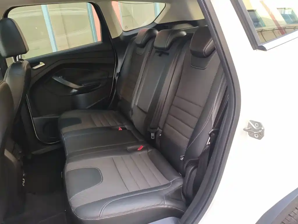 Ford Kuga — миниатюра 17