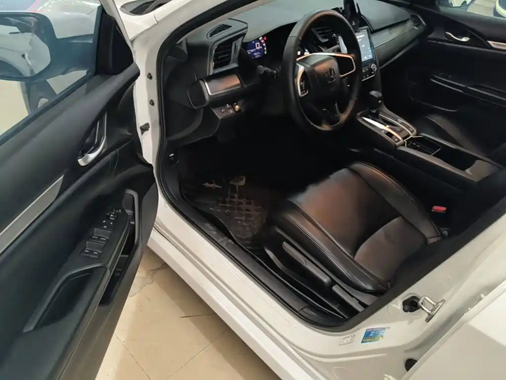 Honda Civic — миниатюра 16