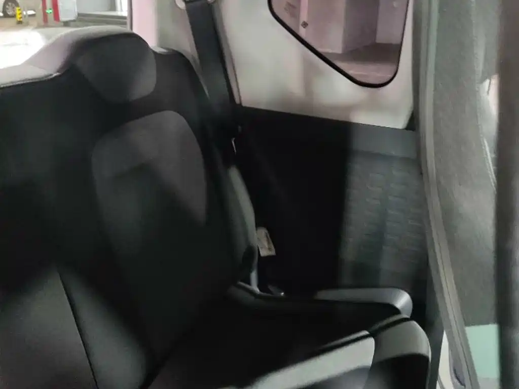 Wuling MINIEV — миниатюра 11