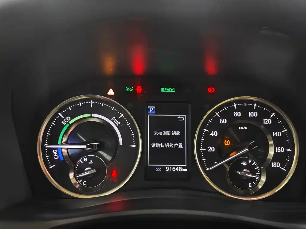 Toyota Alphard — миниатюра 10