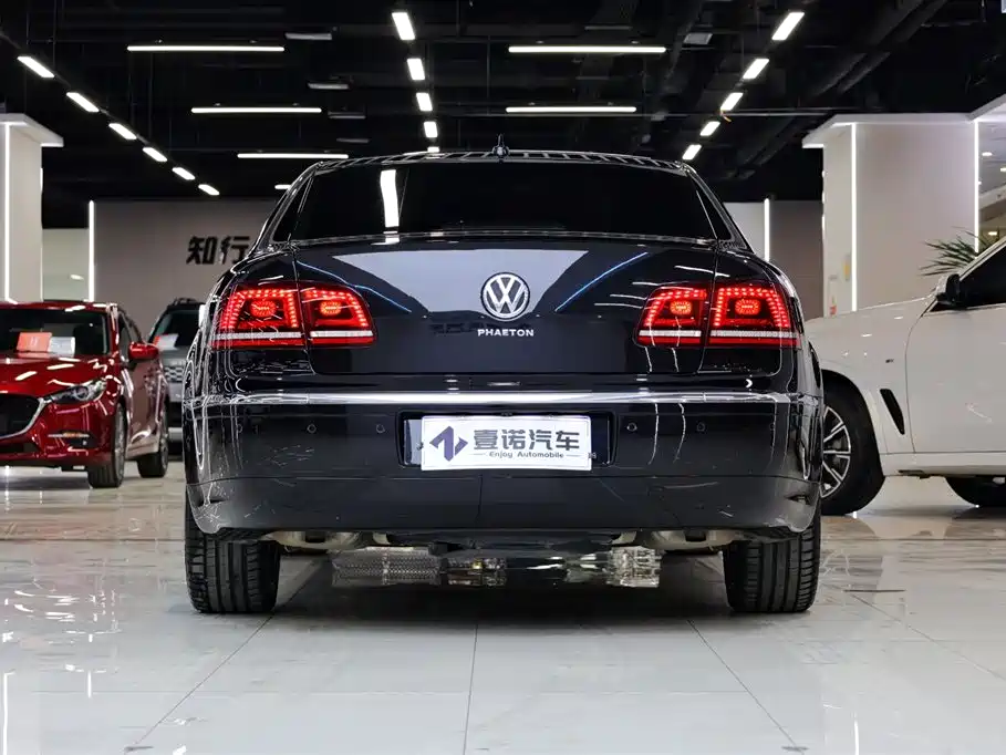 VOLKSWAGEN PHAETON