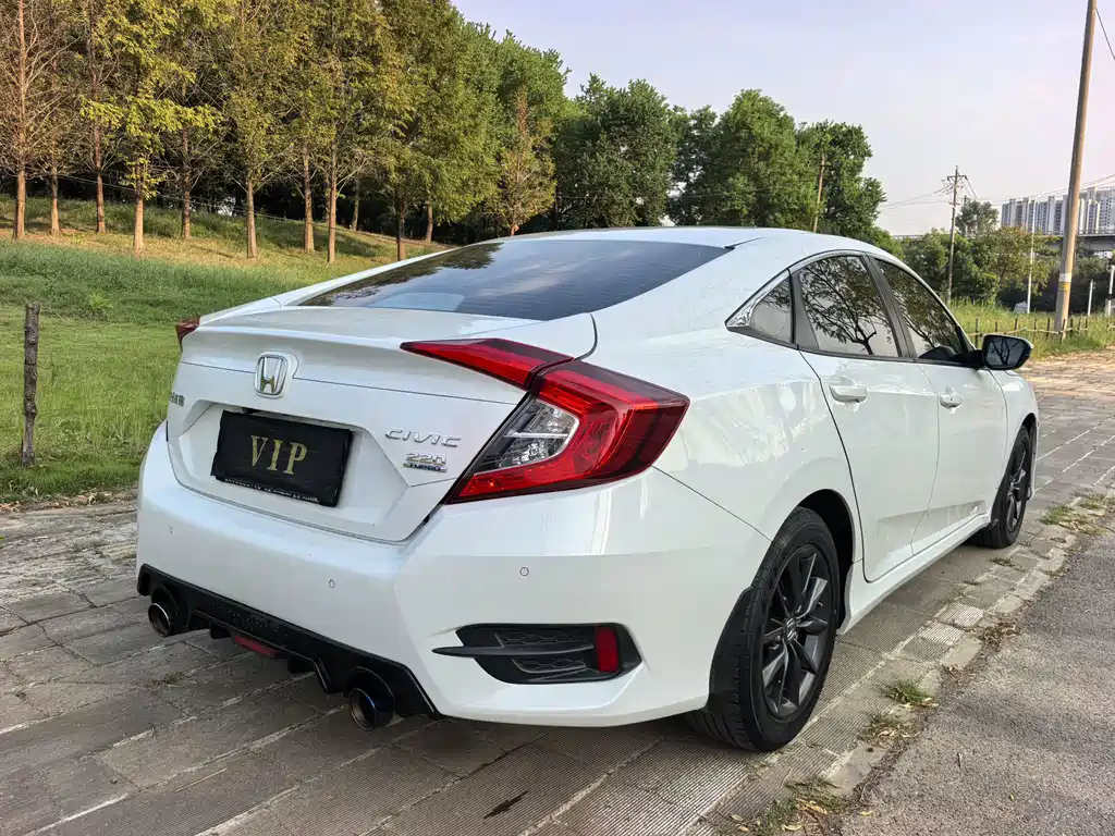 Honda Civic — миниатюра 5