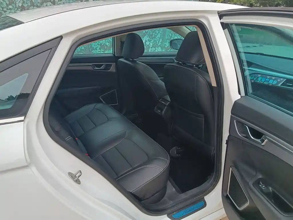 Geely Emgrand GL — миниатюра 8