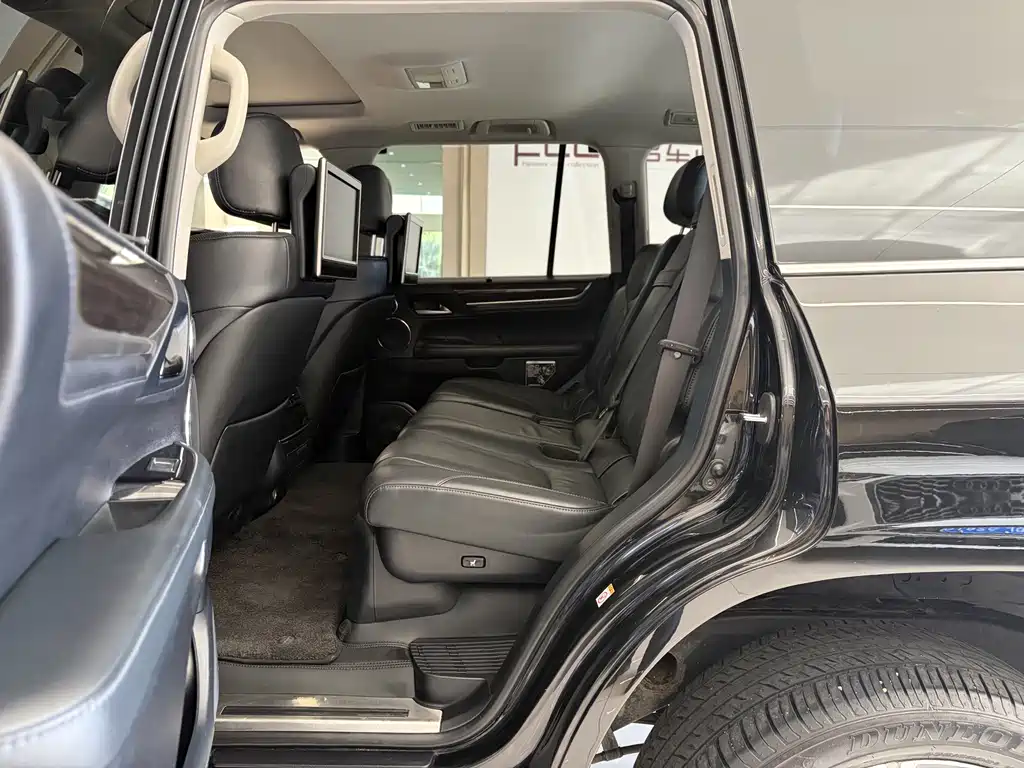 Lexus LX — миниатюра 17