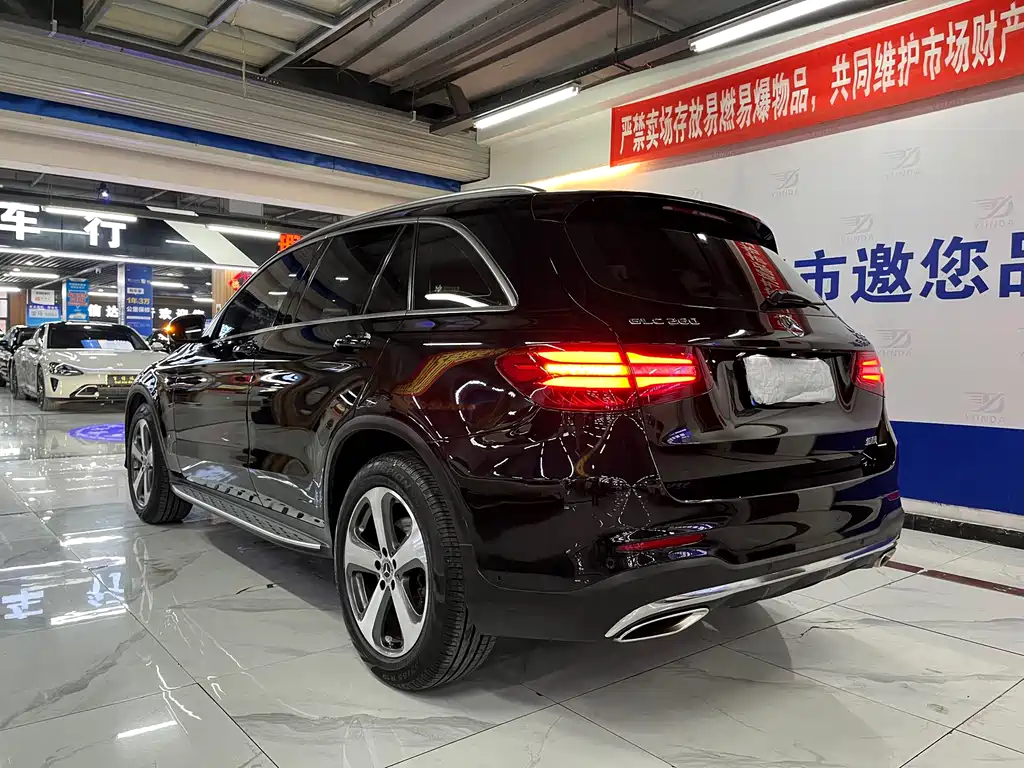 MERCEDES-BENZ GLC
