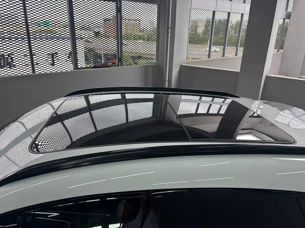 Porsche Macan — миниатюра 14