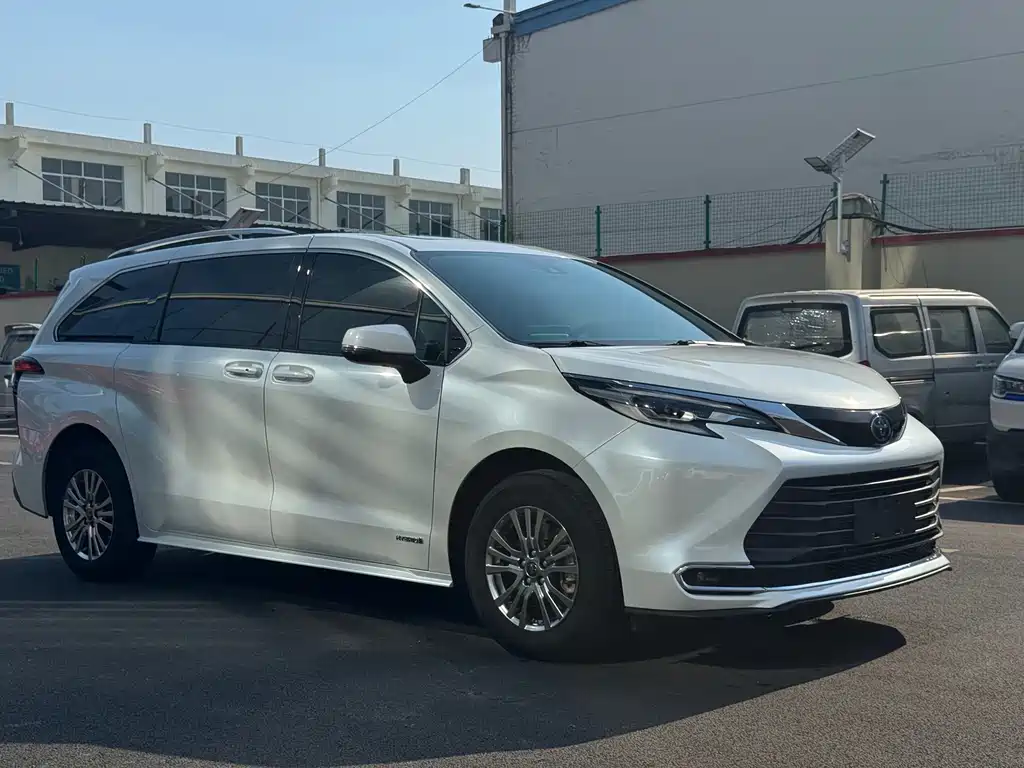 Toyota Sienna 2023 2.5L Comfort