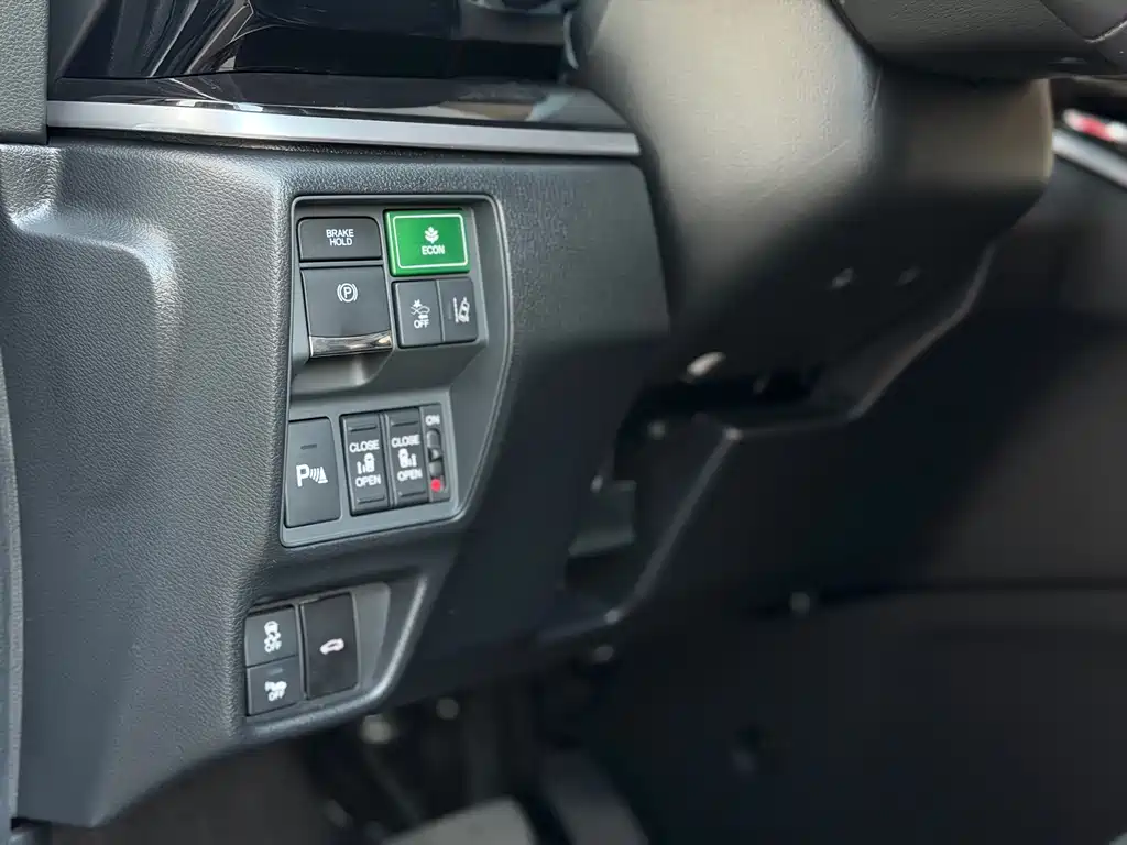 Honda Elysion — миниатюра 6