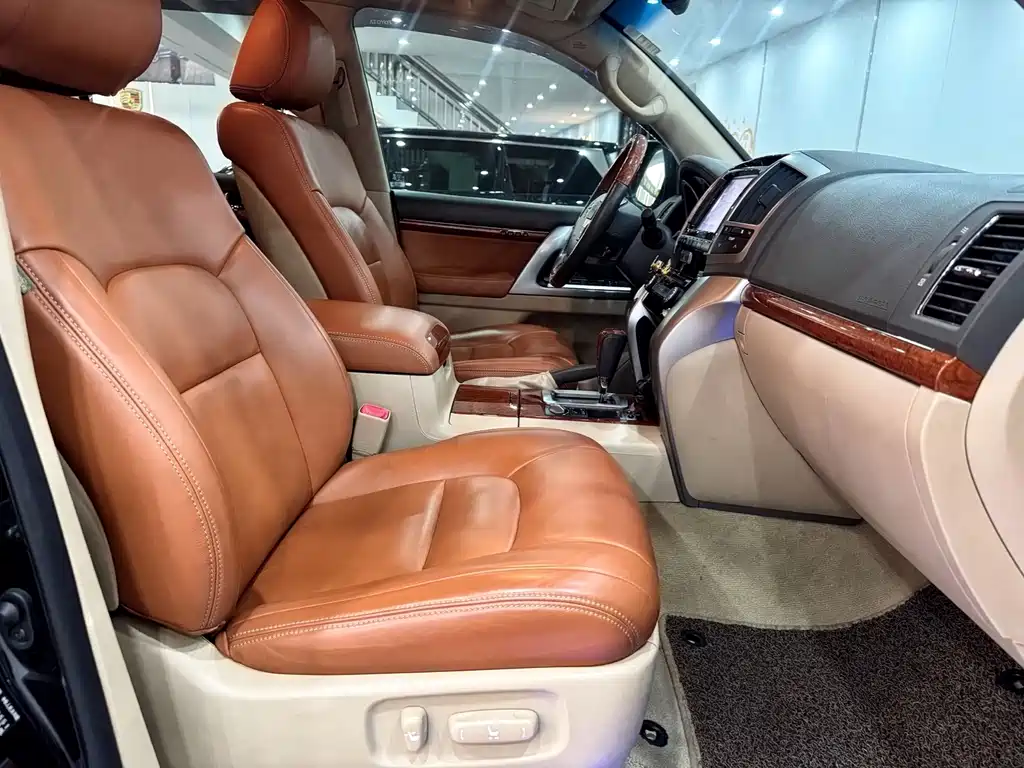 Toyota Land Cruiser — миниатюра 10