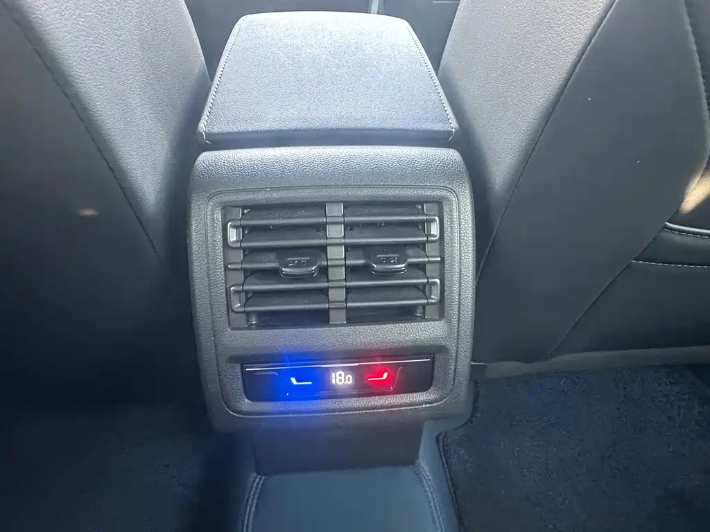 Volkswagen Golf — миниатюра 12