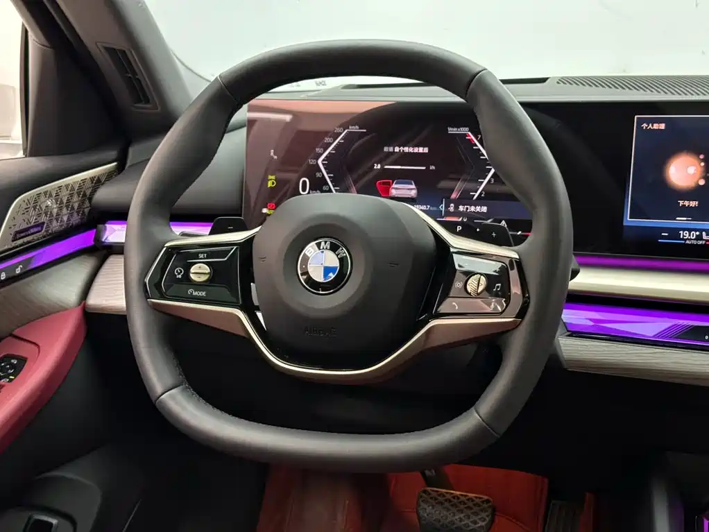 BMW 5 Series — миниатюра 12