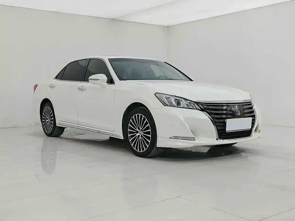 Toyota Crown 2018 2.0T Sport