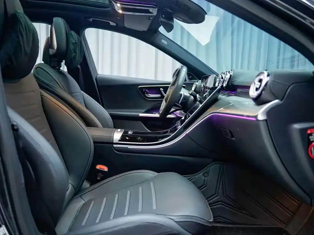 Mercedes-Benz C-Class — миниатюра 16