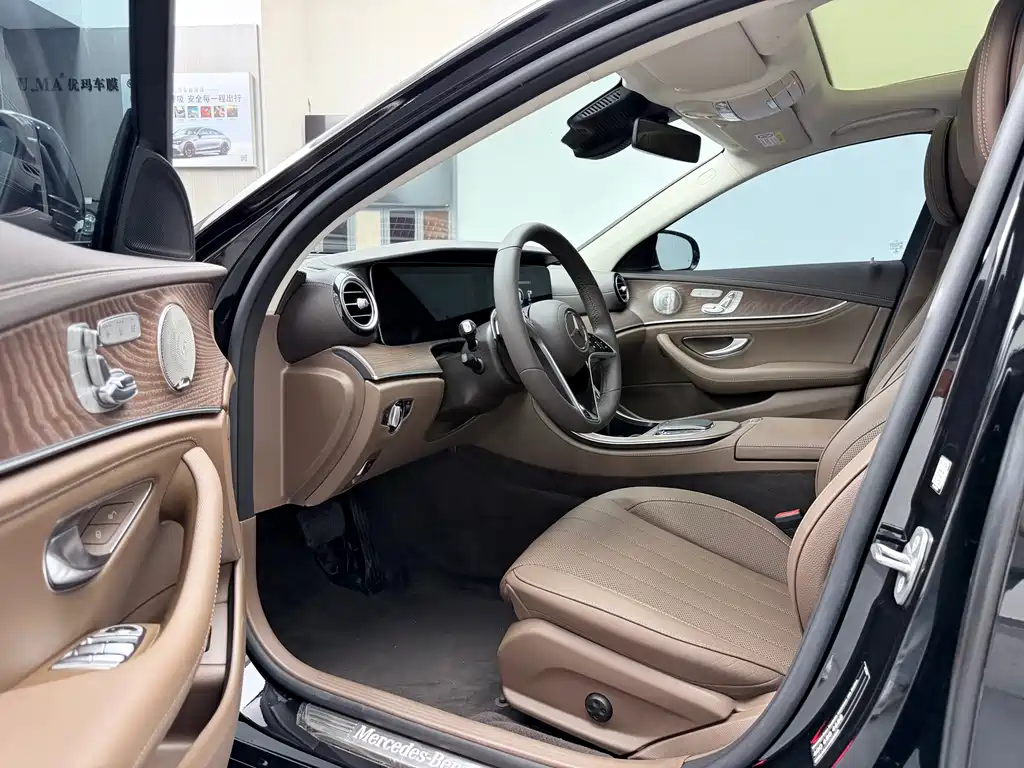 Mercedes-Benz E-Class — миниатюра 19