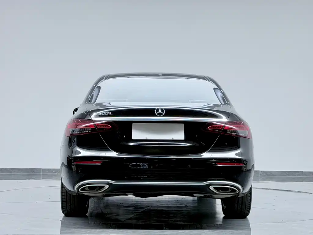 Mercedes-Benz E-Class — миниатюра 50