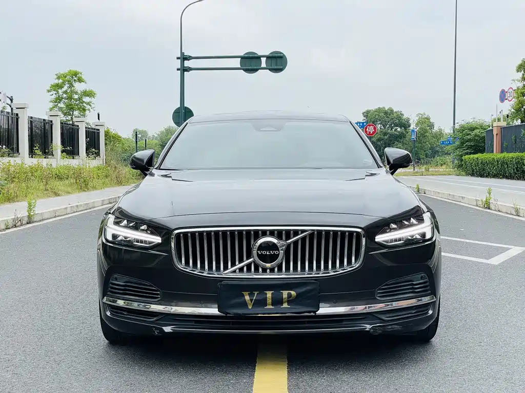 Volvo S90 PHEV — миниатюра 31