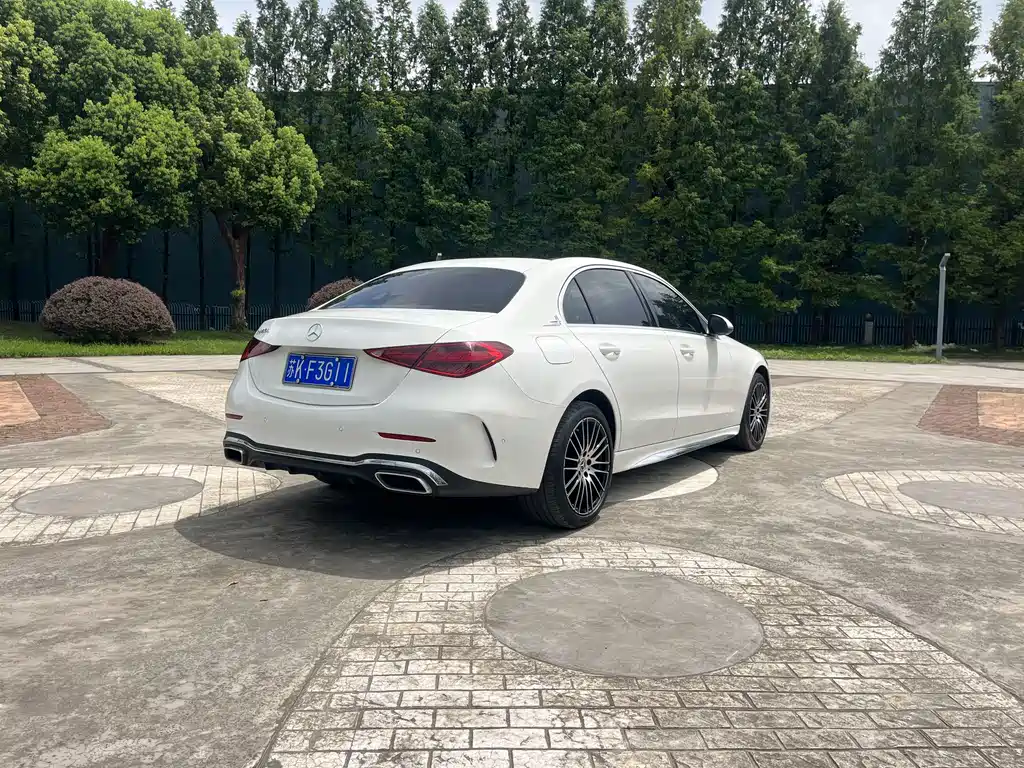 Mercedes-Benz C-Class — миниатюра 6