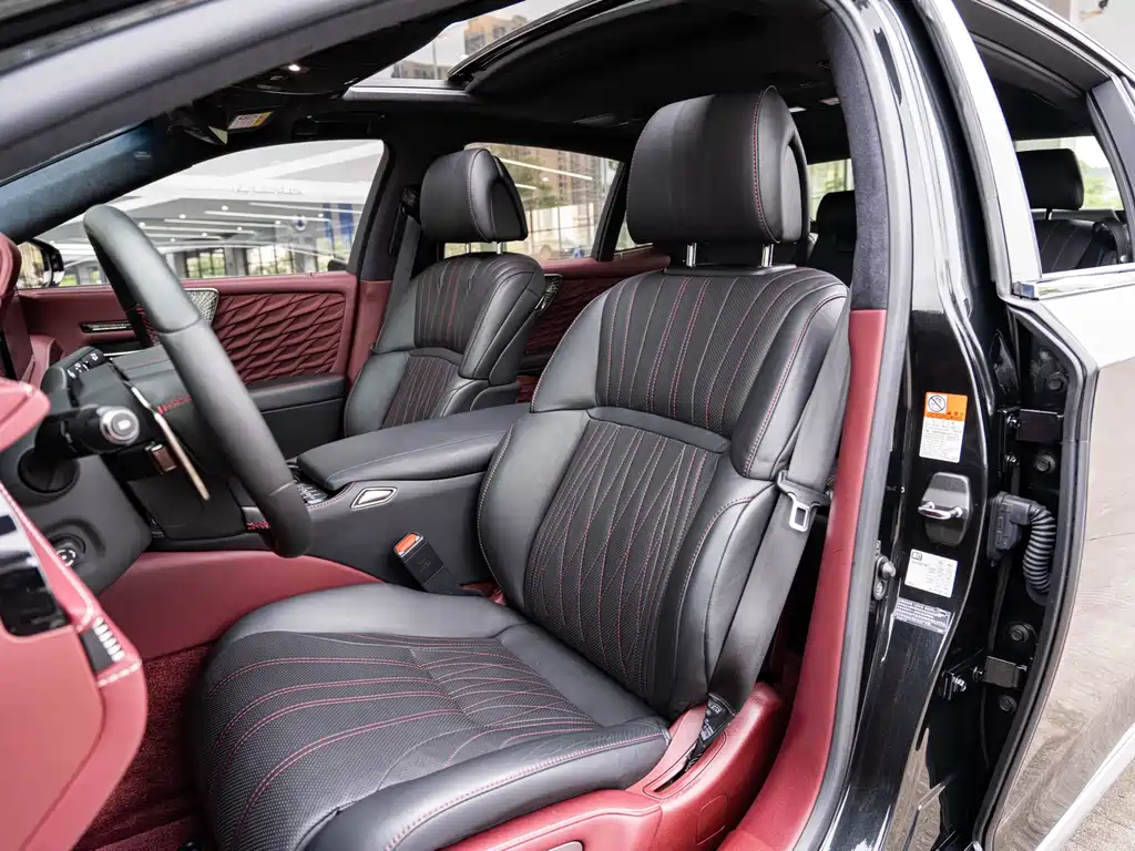 Lexus LS — миниатюра 11