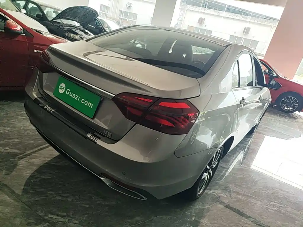 Geely Emgrand — миниатюра 7