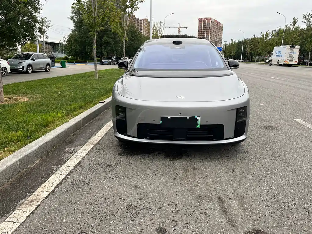 Li Auto Идеальный I8 — миниатюра 2
