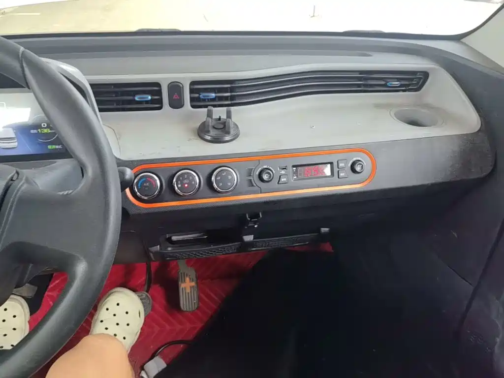 Wuling MINIEV — миниатюра 13