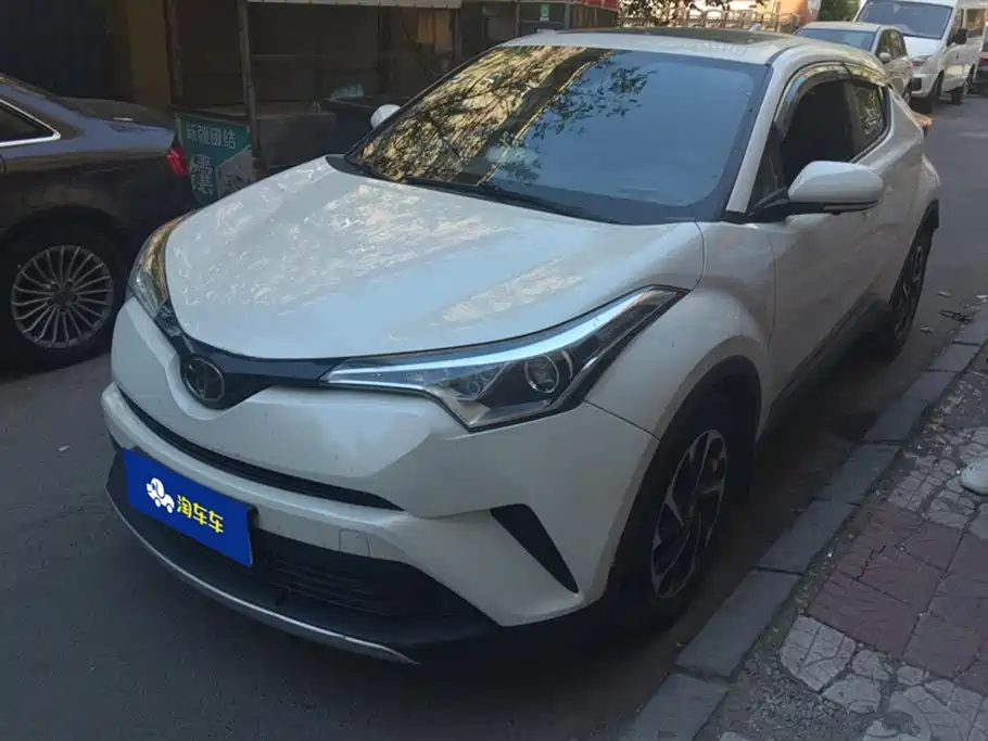 Купить Toyota IZOA