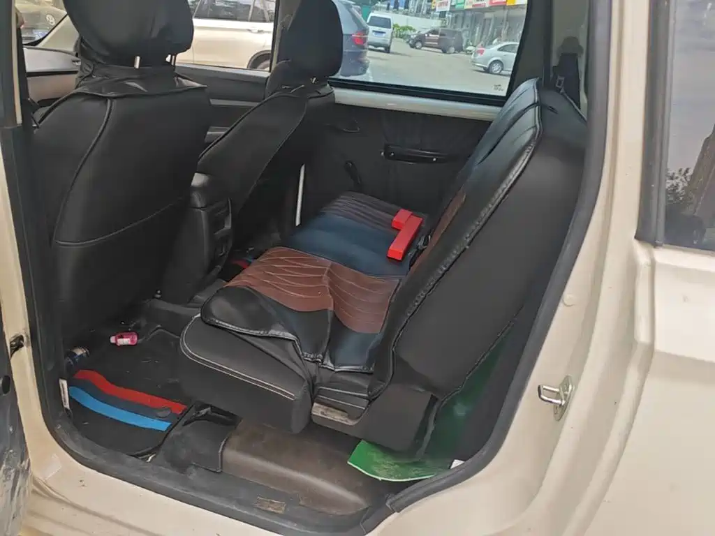 Wuling Hongguang — миниатюра 17