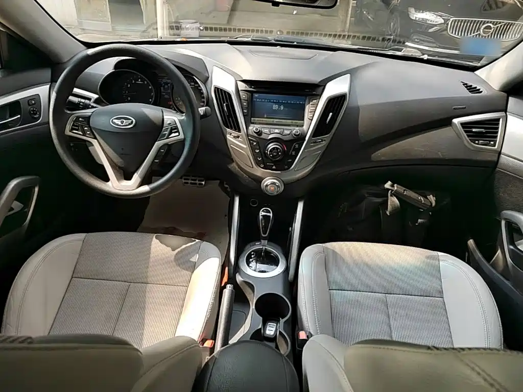 Hyundai Veloster — миниатюра 10
