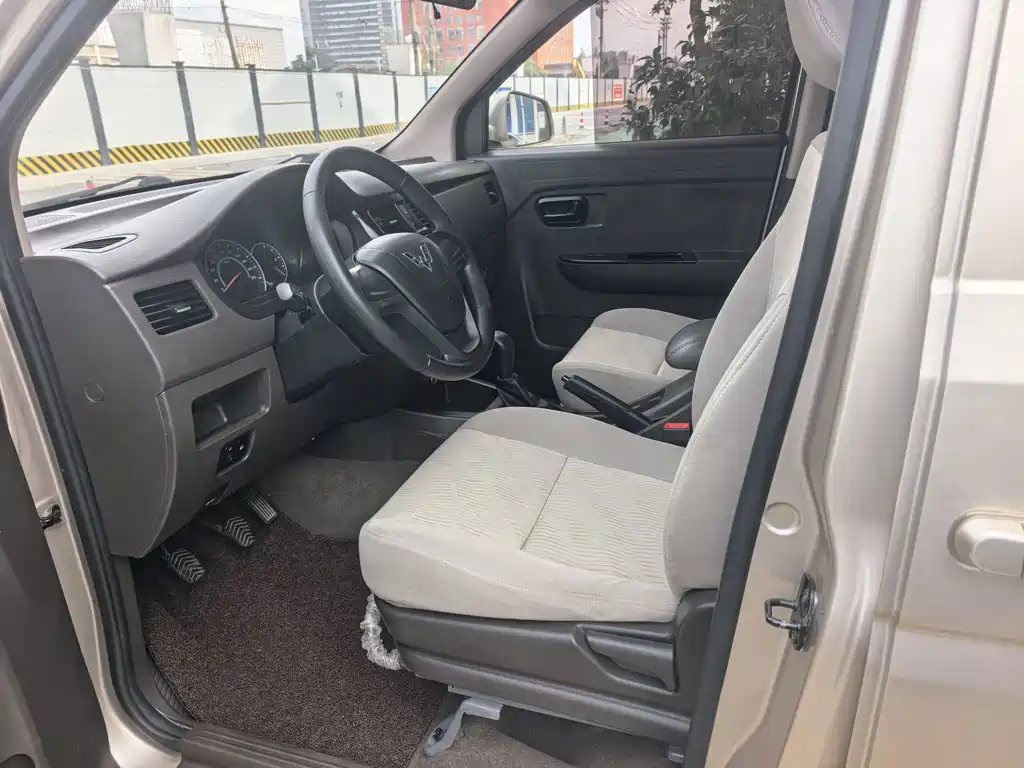 Wuling Rongguang V — миниатюра 3